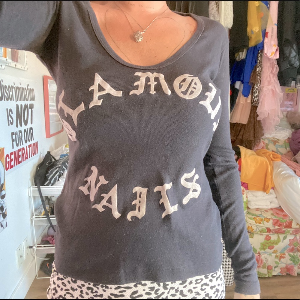 VINTAGE 90/y2k “GLAMOUR NAILS” long sleeve t